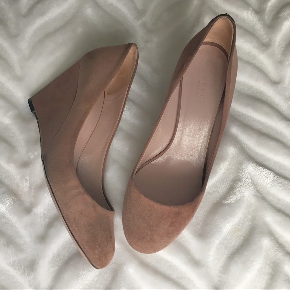 Gucci taupe suede wedges